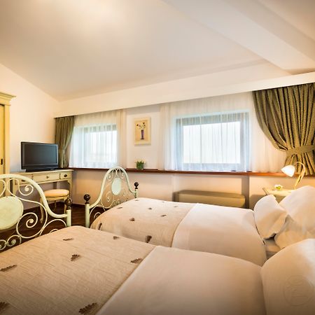 B&B Palazzo Angelica Adults Only Oprtalj Esterno foto
