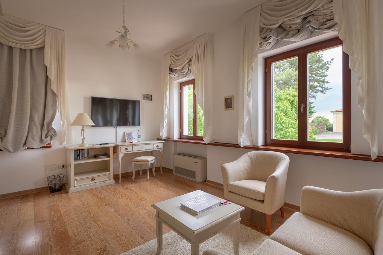B&B Palazzo Angelica Adults Only Oprtalj Esterno foto