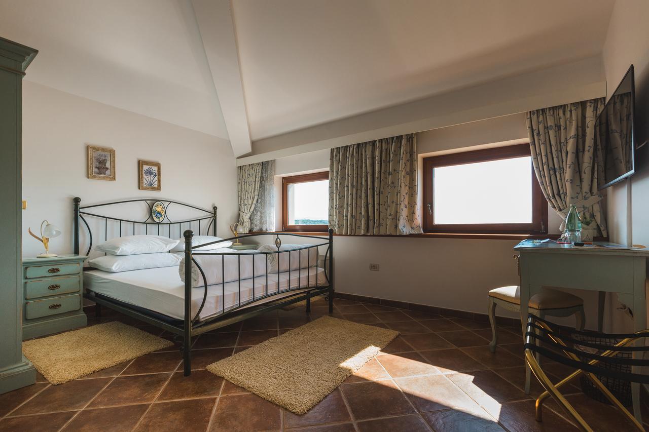 B&B Palazzo Angelica Adults Only Oprtalj Esterno foto